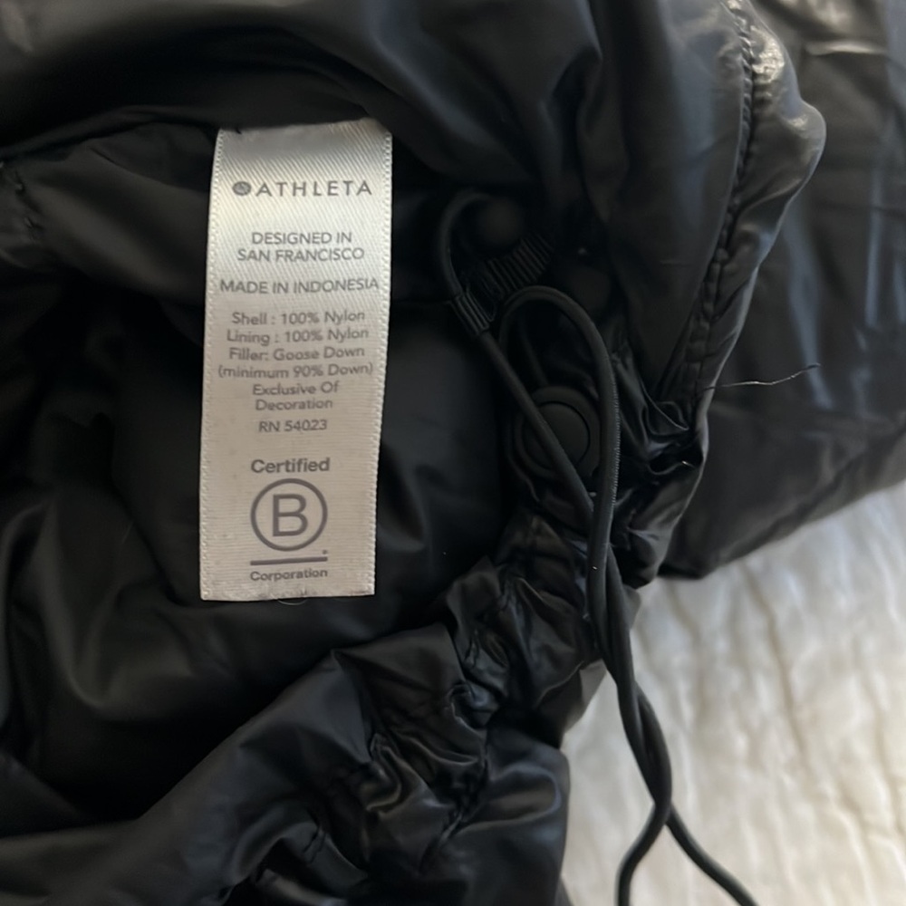 Athleta Lofty Down Puffer Jacket in Black * See description* - Picture 7 of 10